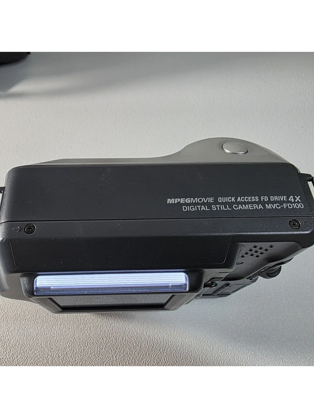 Sony Mavica MVC-FD100 1.2MP Digital Camera Silver and Bag DOESNT COME W/ CHARGER